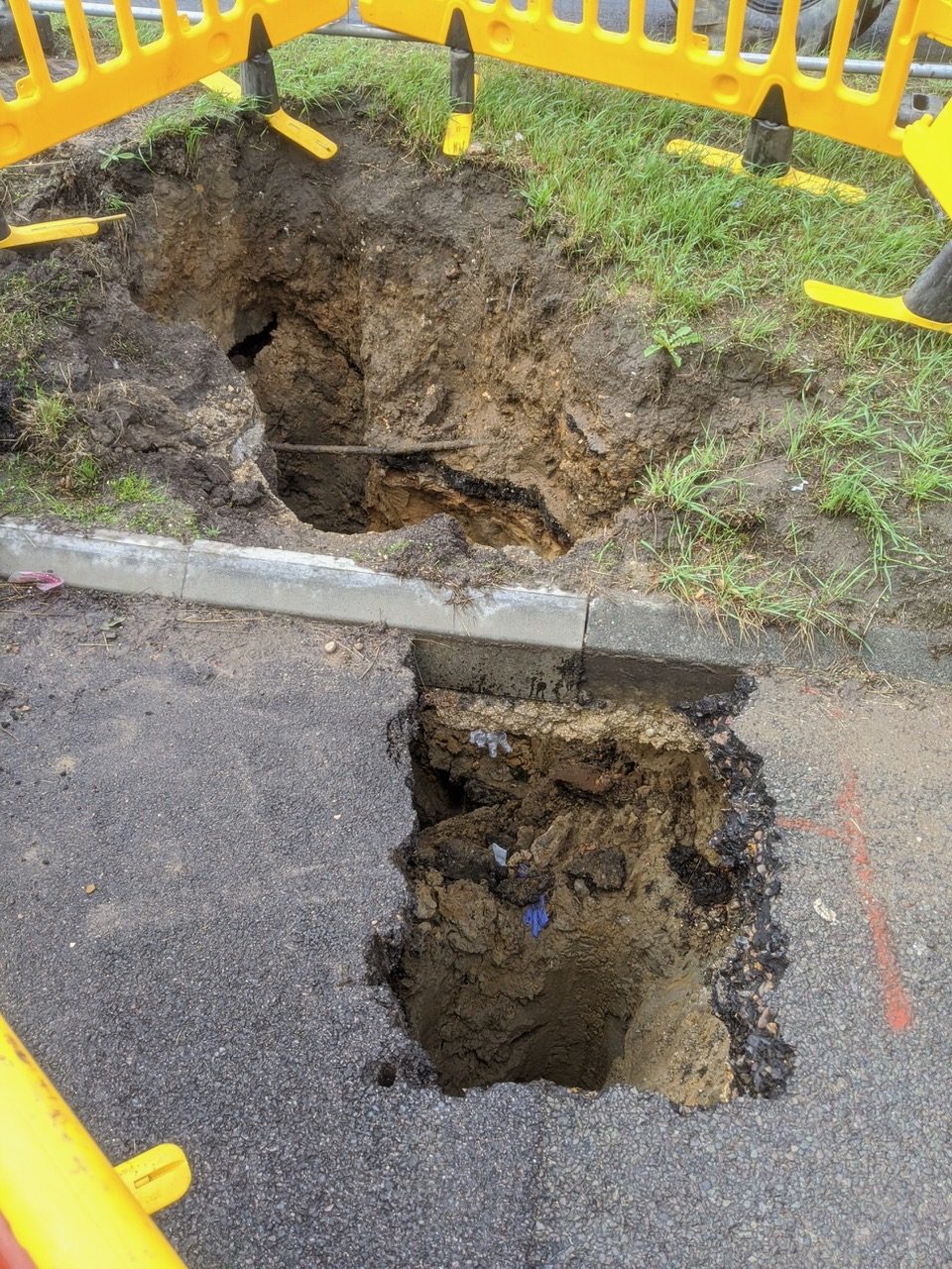 A217 Sinkhole Update Cllr. Jeff Harris Kingswood Village, Surrey